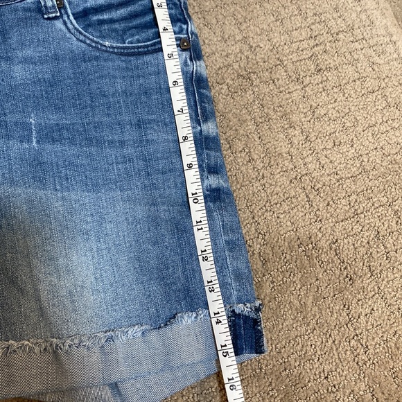Kut From The Kloth boyfriend shorts, size 8 - Picture 6 of 7